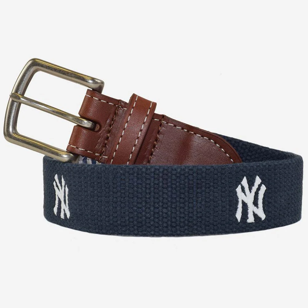 The Peter Millar New York Yankees Belt